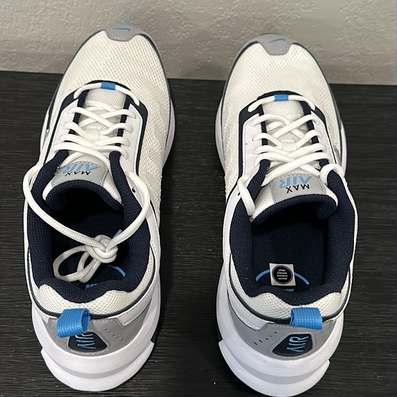 Men’s 10.5 Nike Air Max AP Athletic shoes White Black Grey Blue Brand New in Box - Picture 7 of 8
